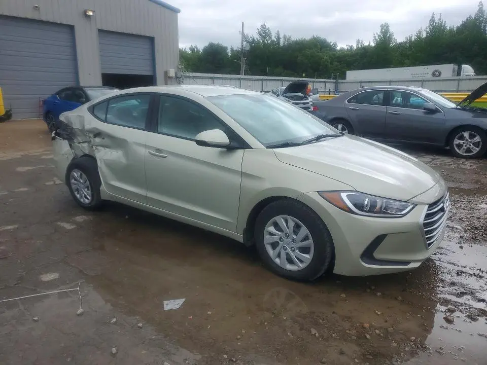 2018 HYUNDAI ELANTRA SE  