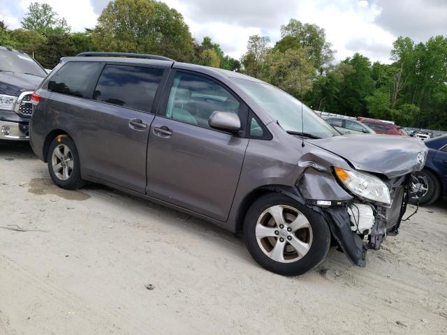 2011 TOYOTA SIENNA LE