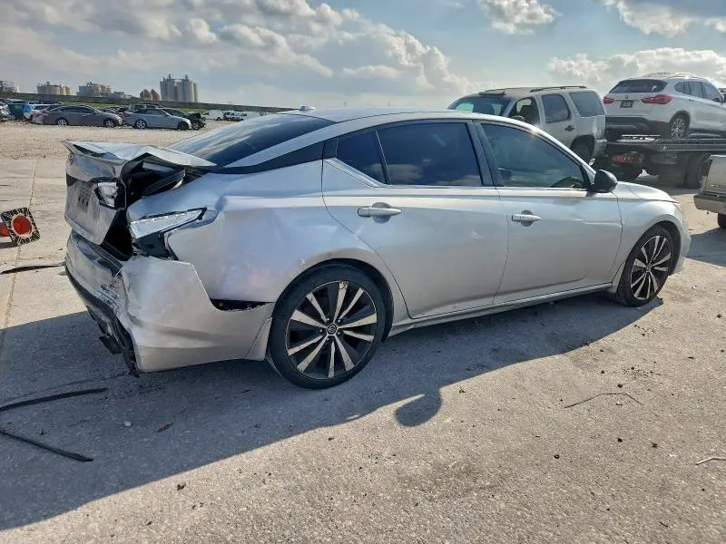 2019 NISSAN ALTIMA SR  