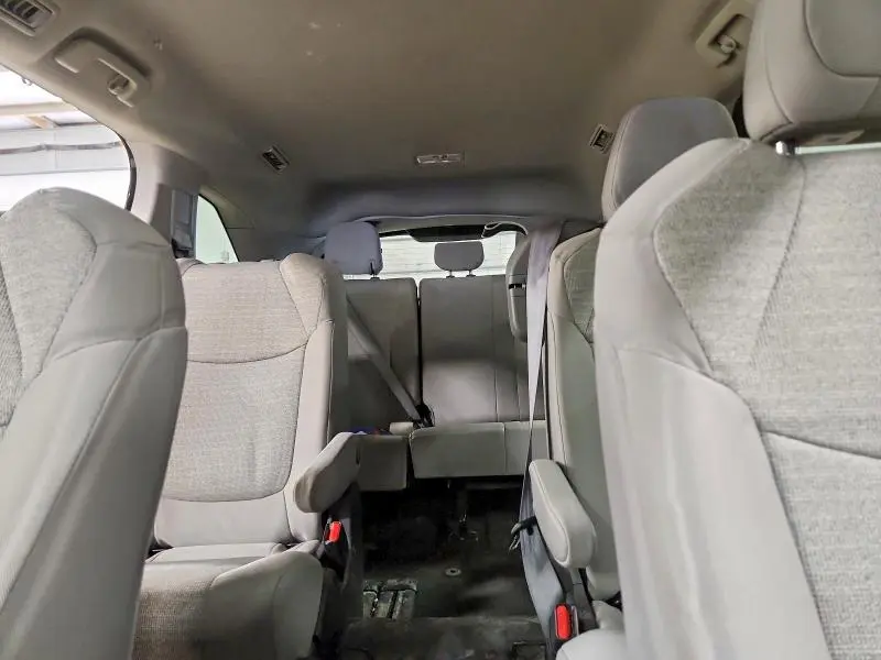 2023 TOYOTA SIENNA LE  