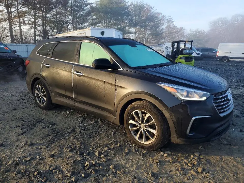 2017 HYUNDAI SANTA FE SE  