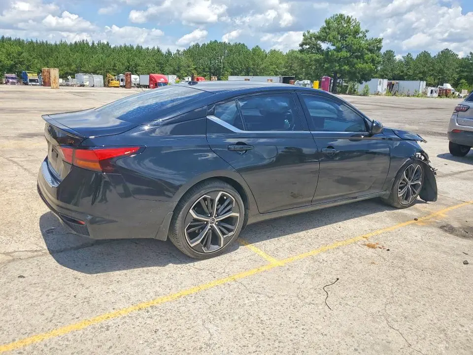 2023 NISSAN ALTIMA SR  