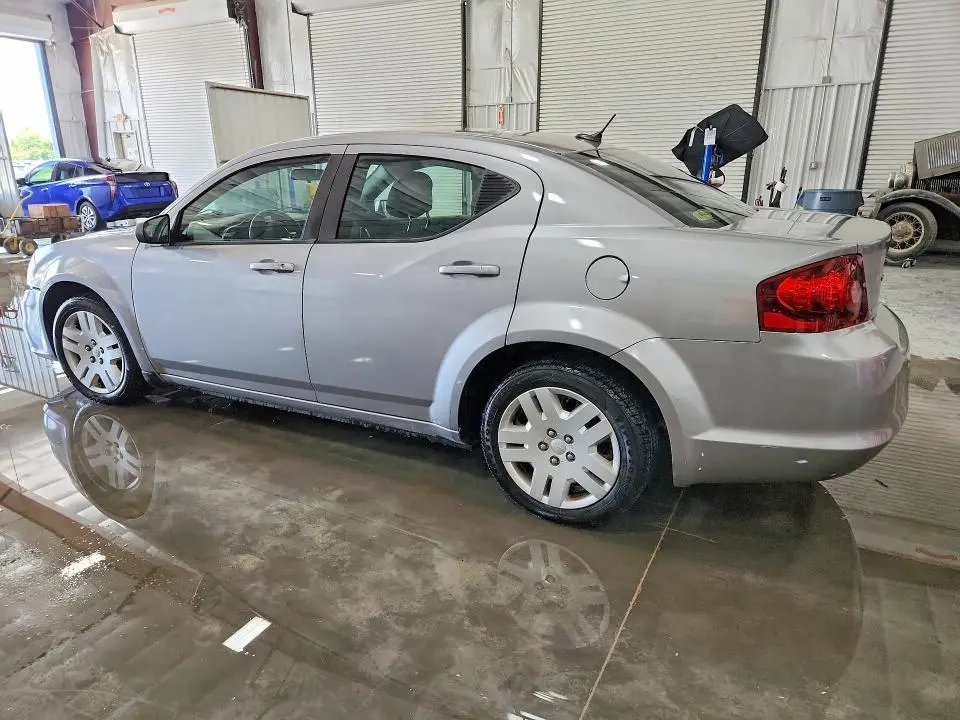 2013 DODGE AVENGER SE  