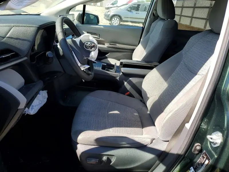 2021 TOYOTA SIENNA LE 8-PASSENGER  