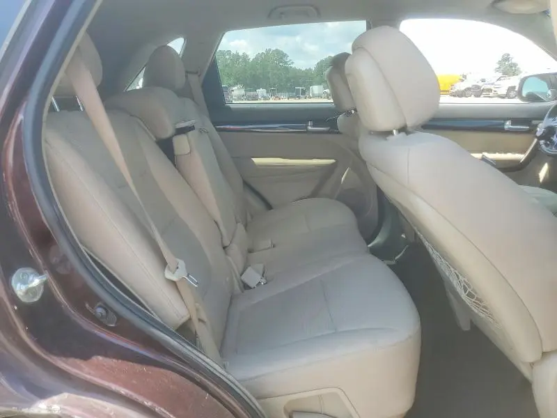 2014 KIA SORENTO LX  
