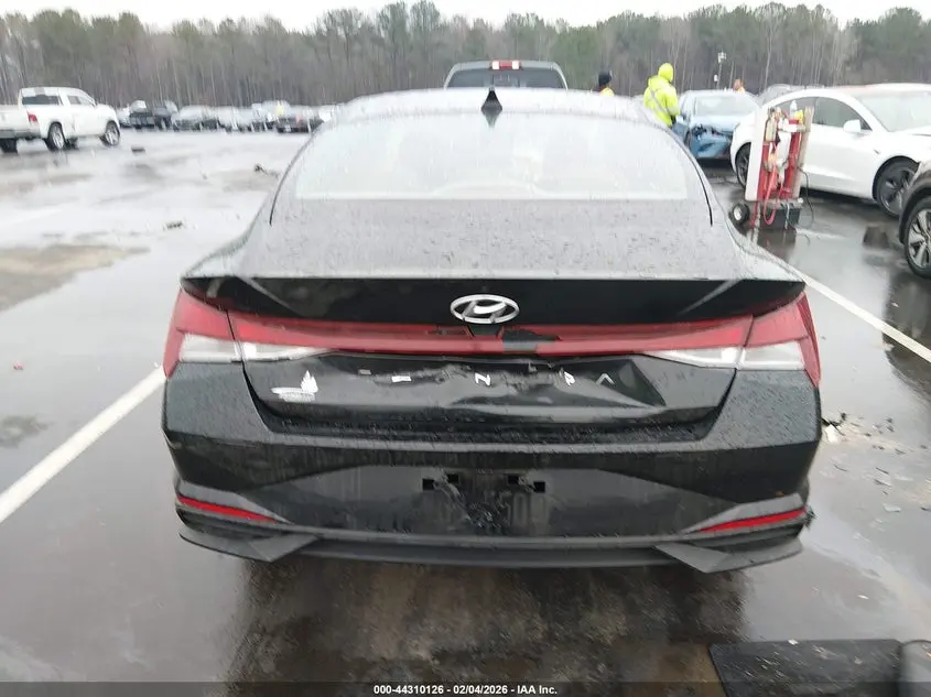 2023 HYUNDAI ELANTRA SE