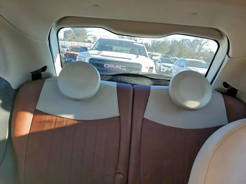 2012 FIAT 500 LOUNGE  