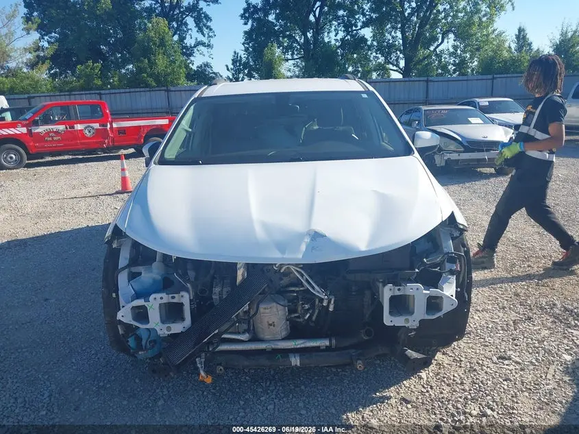2017 CHRYSLER PACIFICA LX