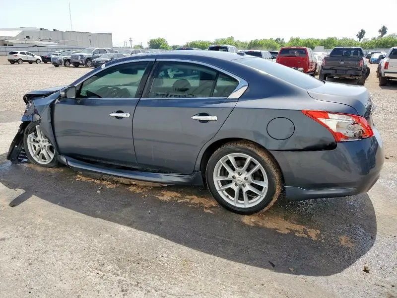 2010 NISSAN MAXIMA S  