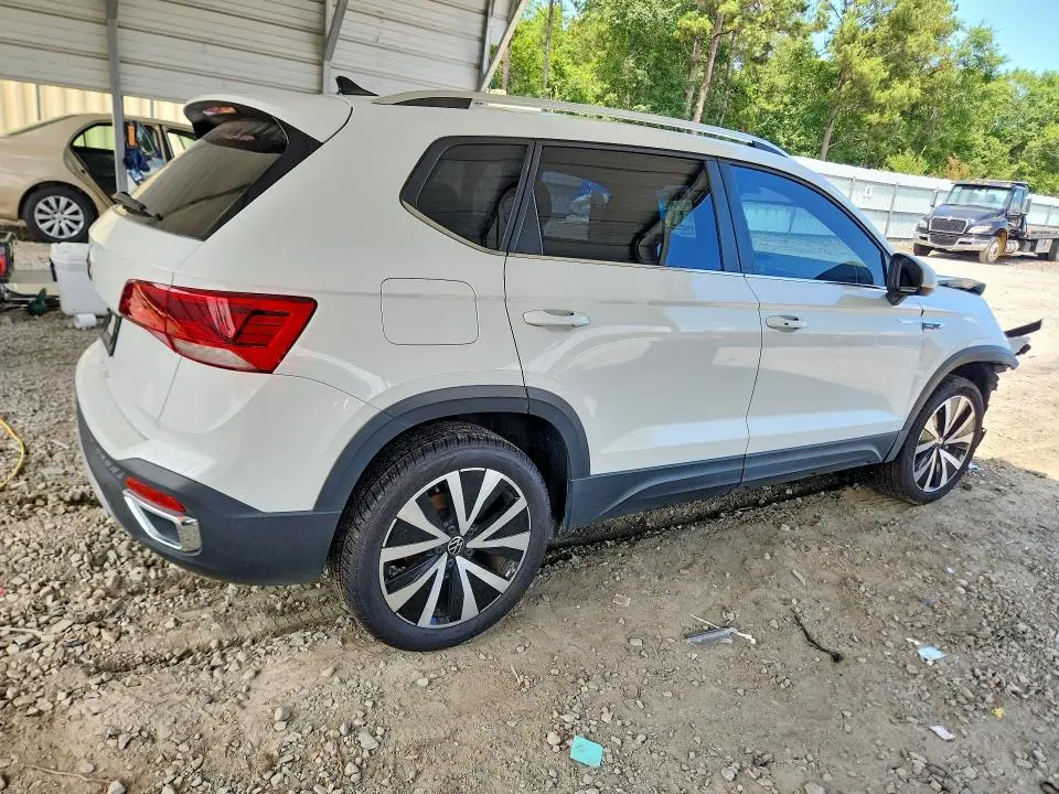 2024 VOLKSWAGEN TAOS SE  