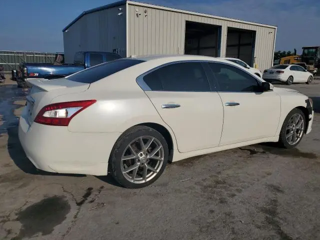 2011 NISSAN MAXIMA S  