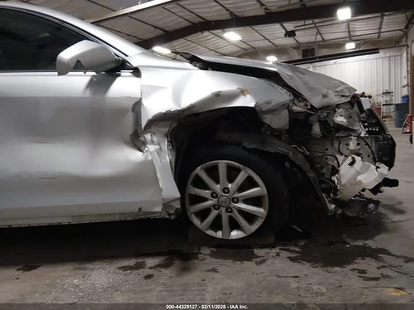 2011 TOYOTA CAMRY XLE V6