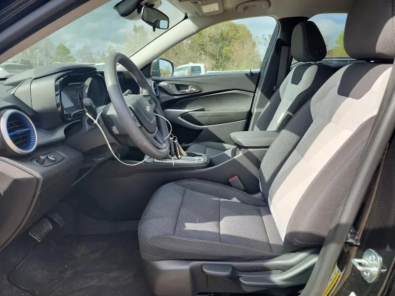 2025 CHEVROLET TRAX LS  