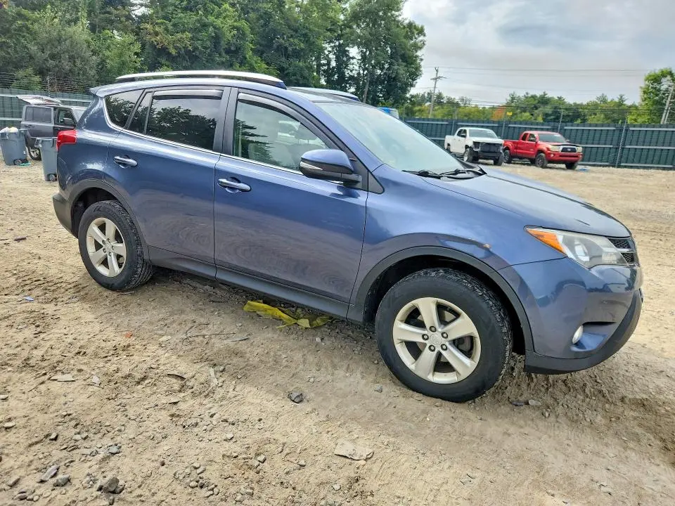 2014 TOYOTA RAV4 XLE  
