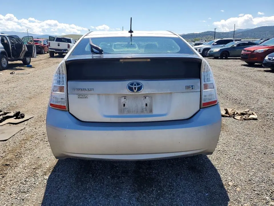 2010 TOYOTA PRIUS III  