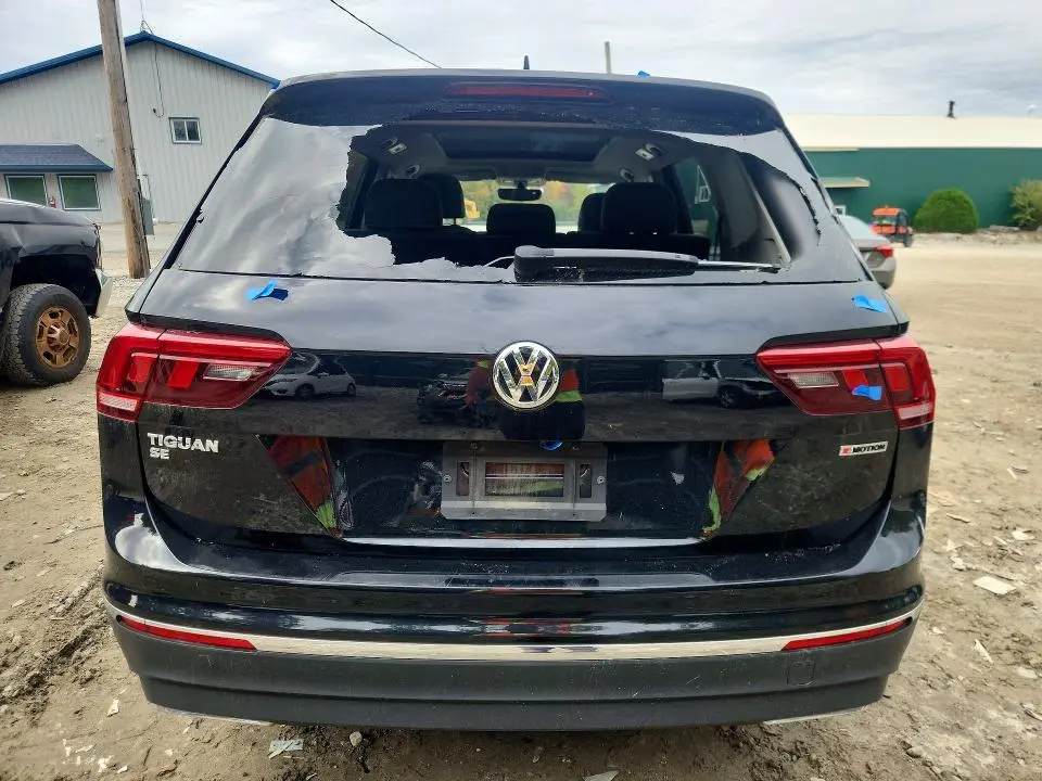 2021 VOLKSWAGEN TIGUAN SE  