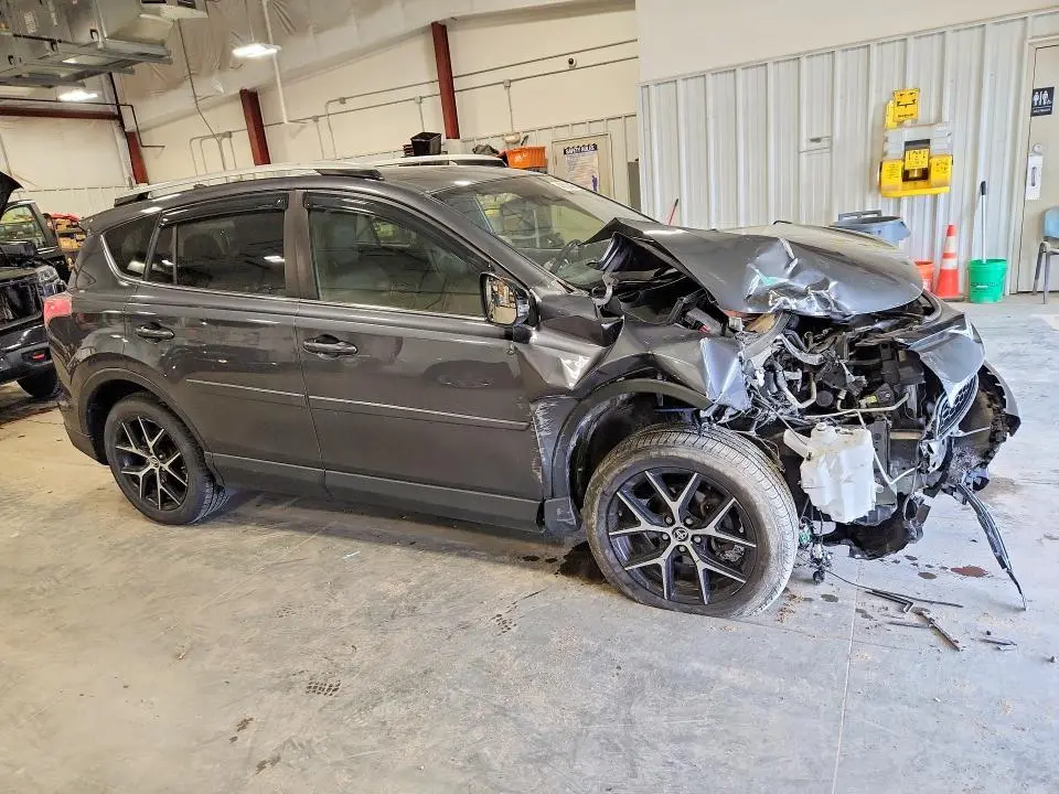 2016 TOYOTA RAV4 SE  