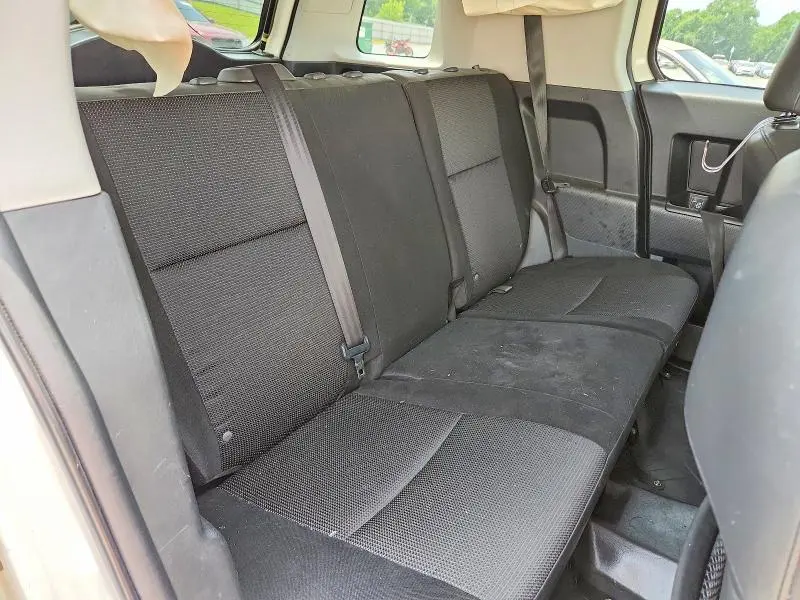 2011 TOYOTA FJ CRUISER BASE  