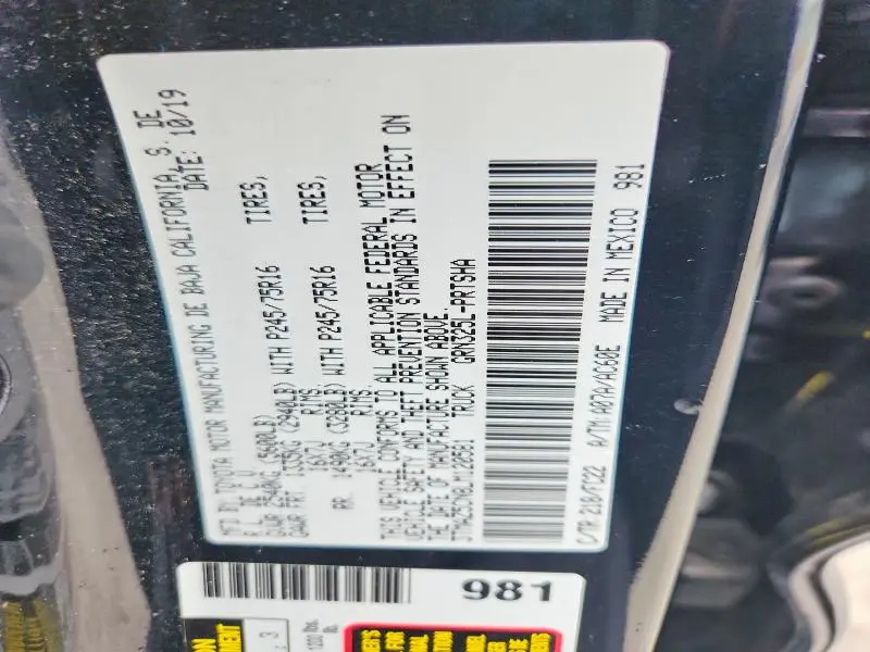 2020 TOYOTA TACOMA SR5 V6  