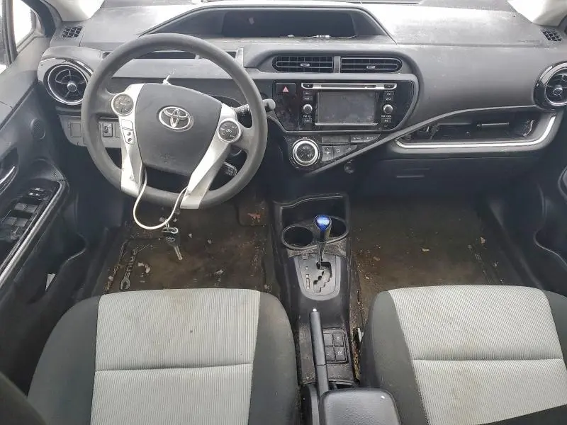 2016 TOYOTA PRIUS C   