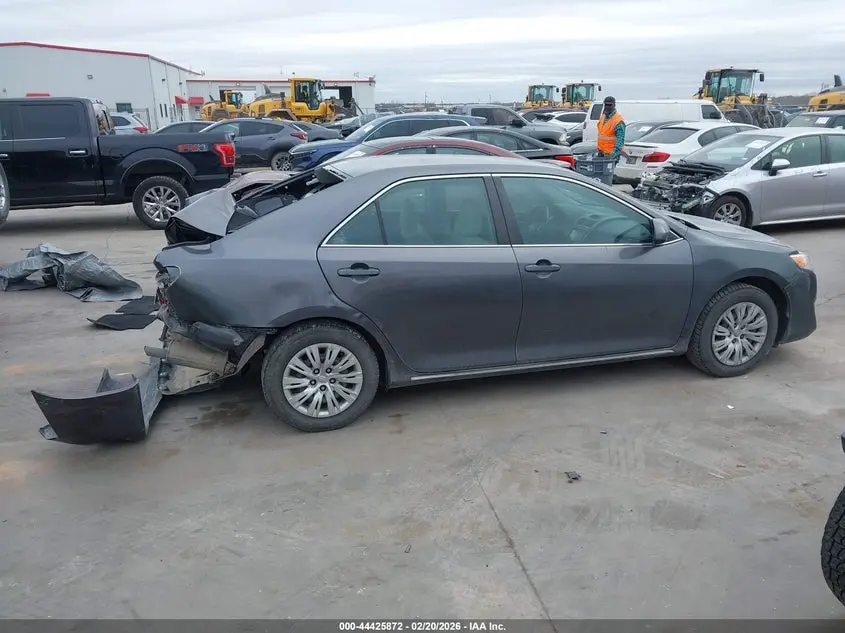 2014 TOYOTA CAMRY LE