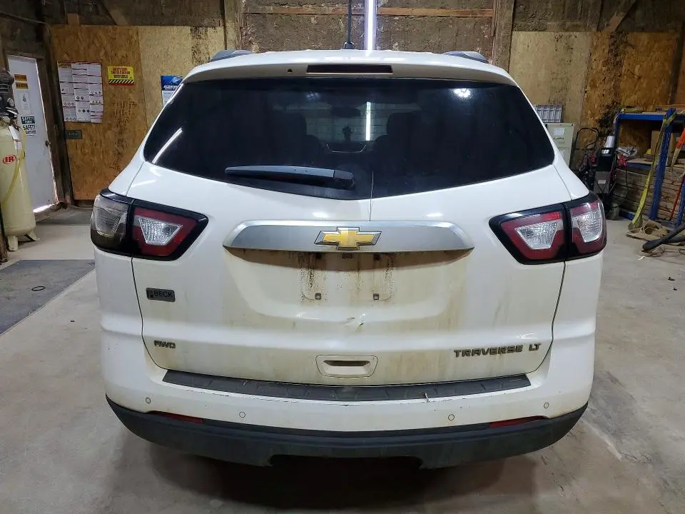 2015 CHEVROLET TRAVERSE LT  