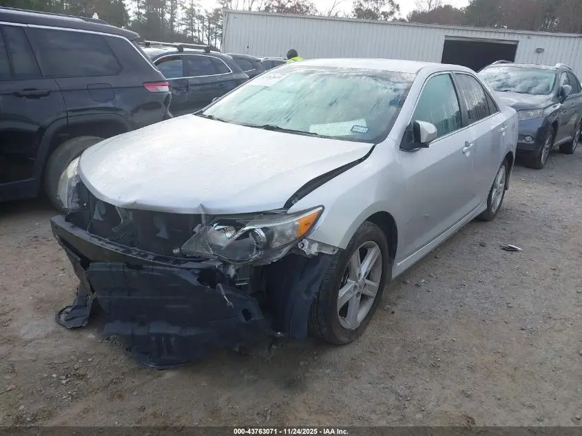2012 TOYOTA CAMRY SE
