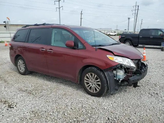 2013 TOYOTA SIENNA XLE  