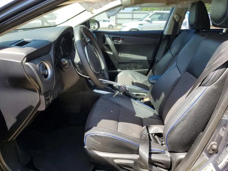 2017 TOYOTA COROLLA SE  