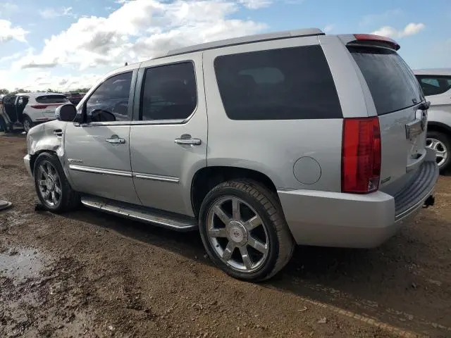 2010 CADILLAC ESCALADE LUXURY  