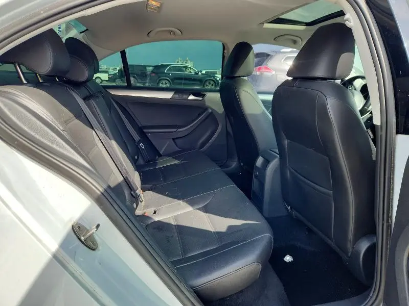 2018 VOLKSWAGEN JETTA SE  