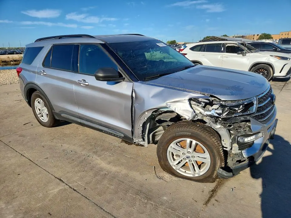 2021 FORD EXPLORER XLT  