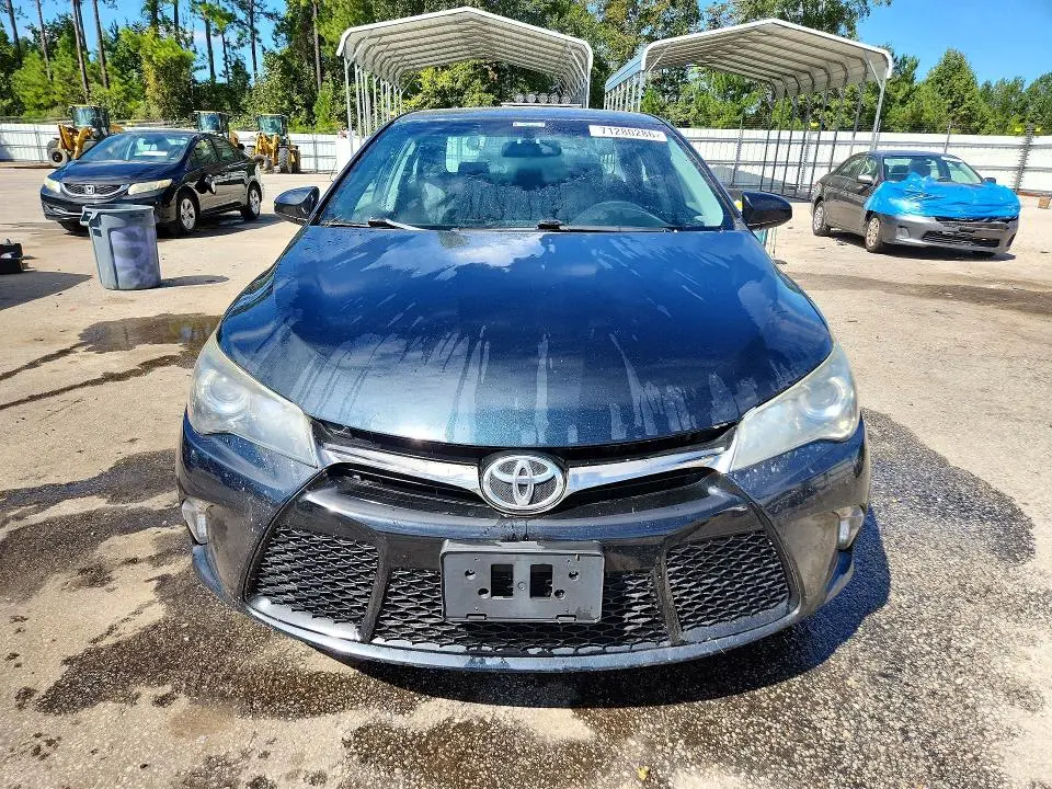 2015 TOYOTA CAMRY SE  