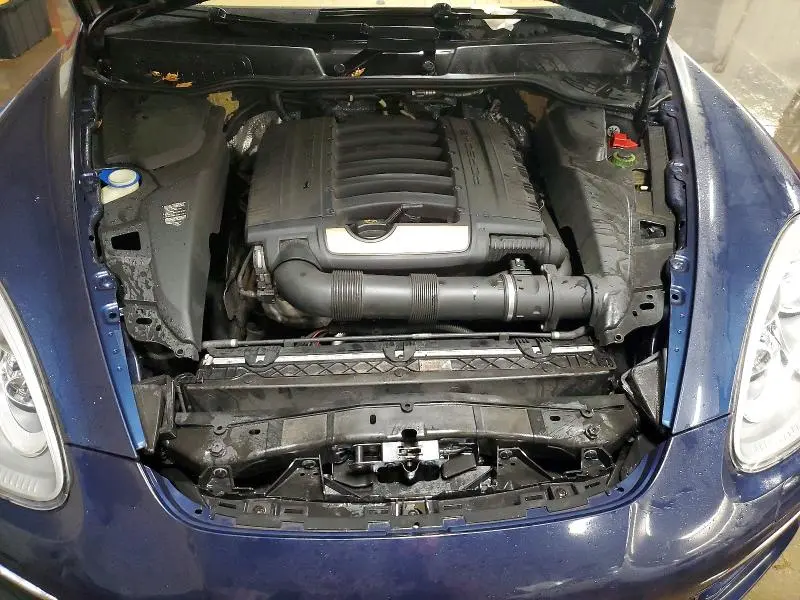 2013 PORSCHE CAYENNE   