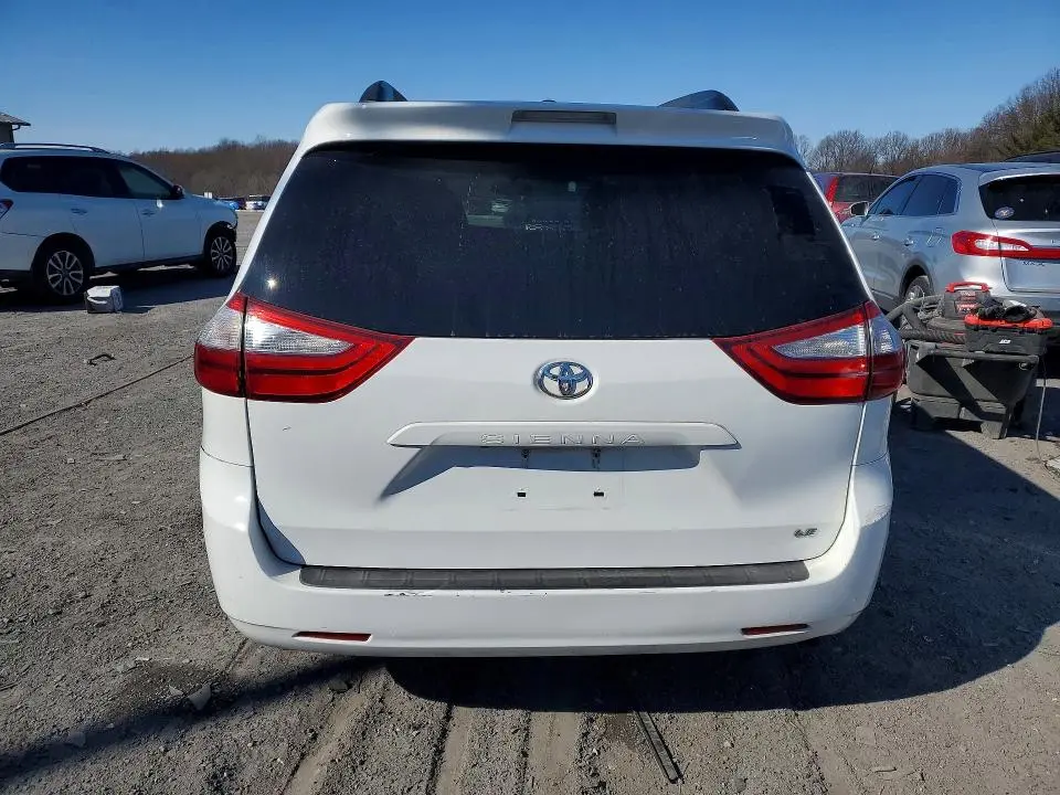 2017 TOYOTA SIENNA LE 8 PASSENGER  