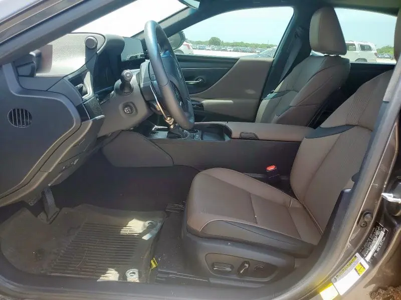 2025 LEXUS ES 300H BASE  