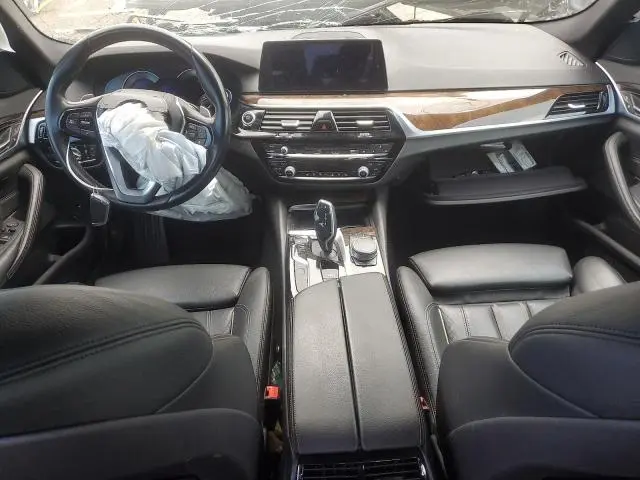 2018 BMW 530E 