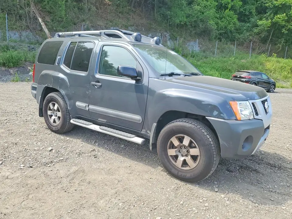 2013 NISSAN XTERRA X  