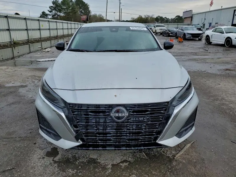 2024 NISSAN ALTIMA SV  