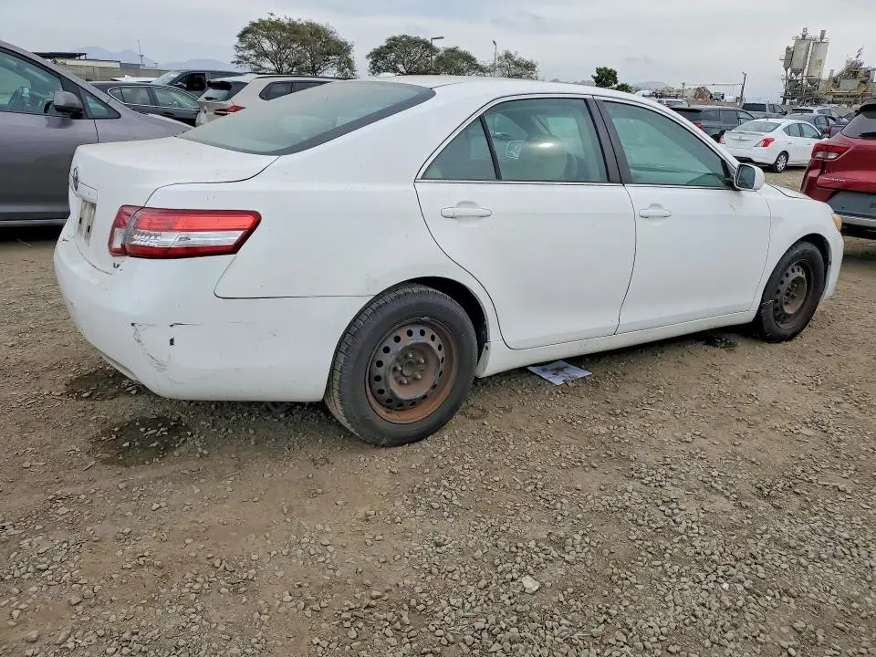 2011 TOYOTA CAMRY BASE  