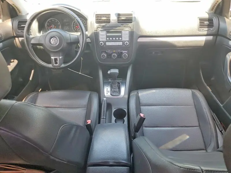 2010 VOLKSWAGEN JETTA LIMITED  