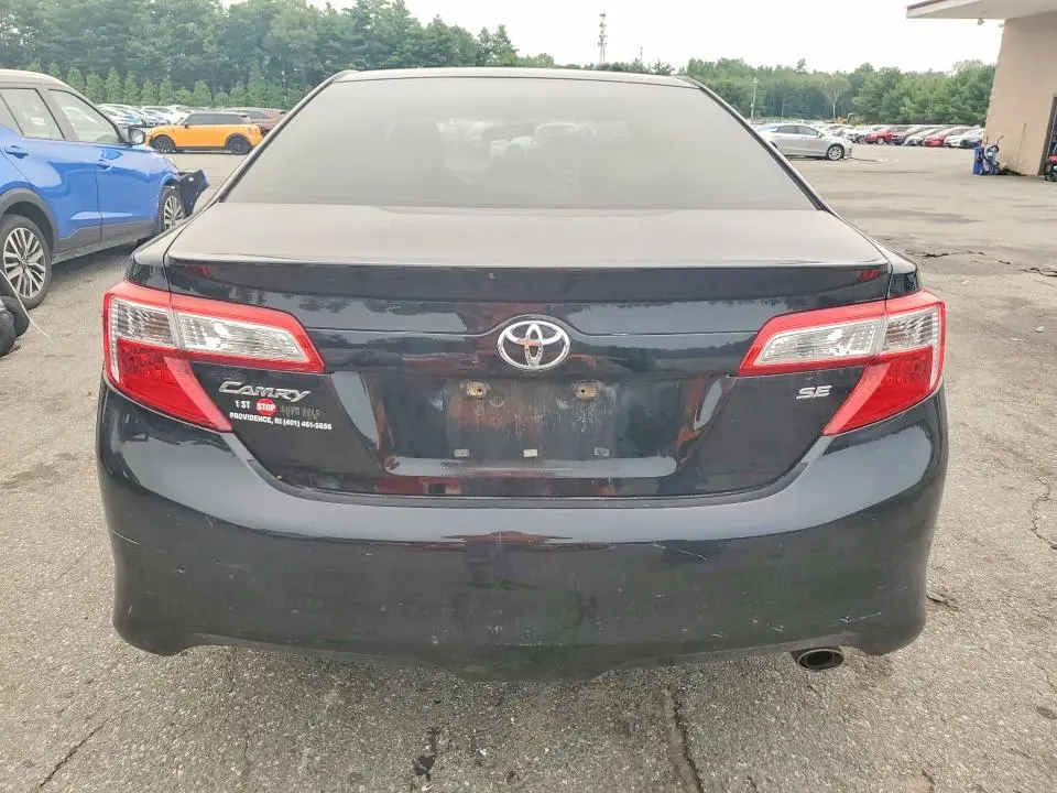 2013 TOYOTA CAMRY SE  