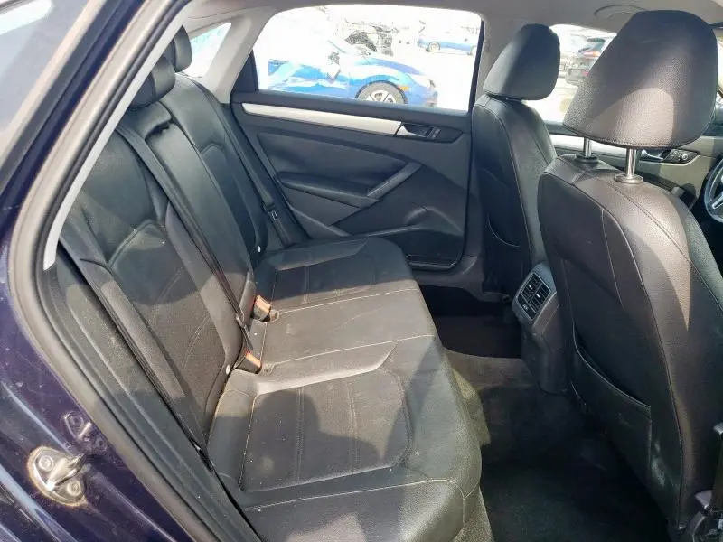 2013 VOLKSWAGEN PASSAT SE  