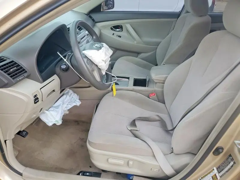 2011 TOYOTA CAMRY LE  