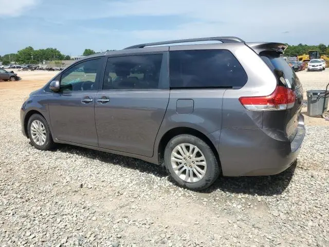 2014 TOYOTA SIENNA XLE  