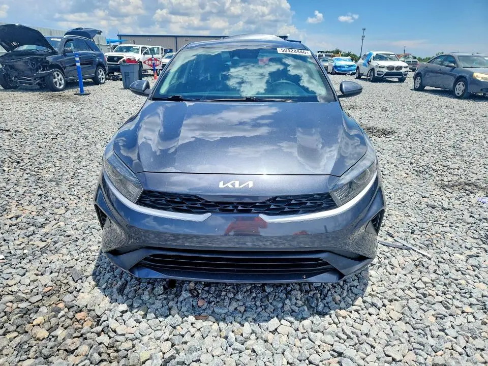 2022 KIA FORTE LXS  