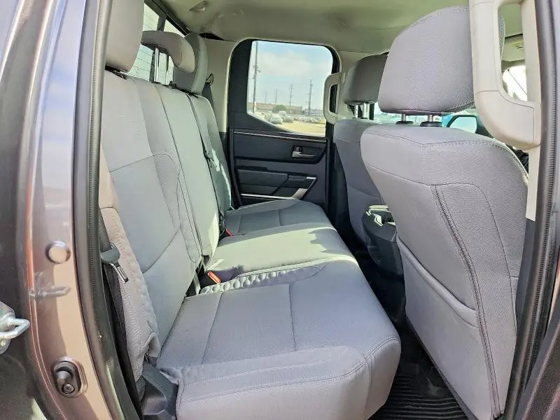 2023 TOYOTA TUNDRA SR5  