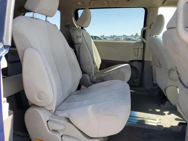 2011 TOYOTA SIENNA BASE  