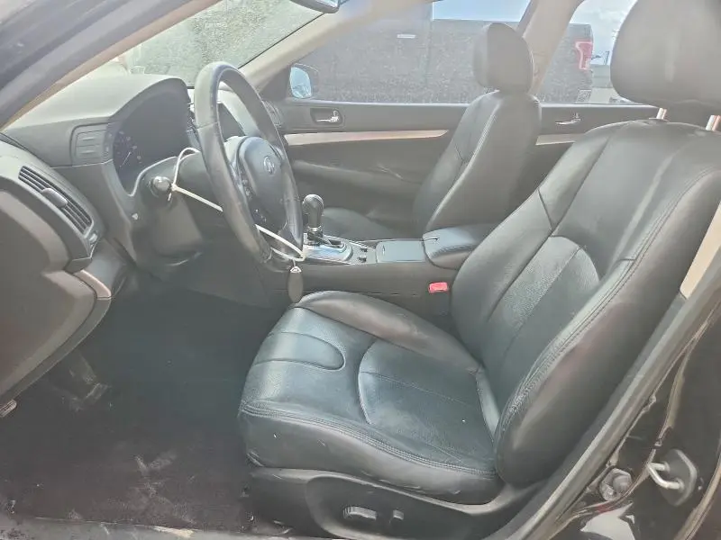 2015 INFINITI Q40 BASE  