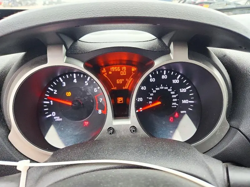 2013 NISSAN JUKE S  